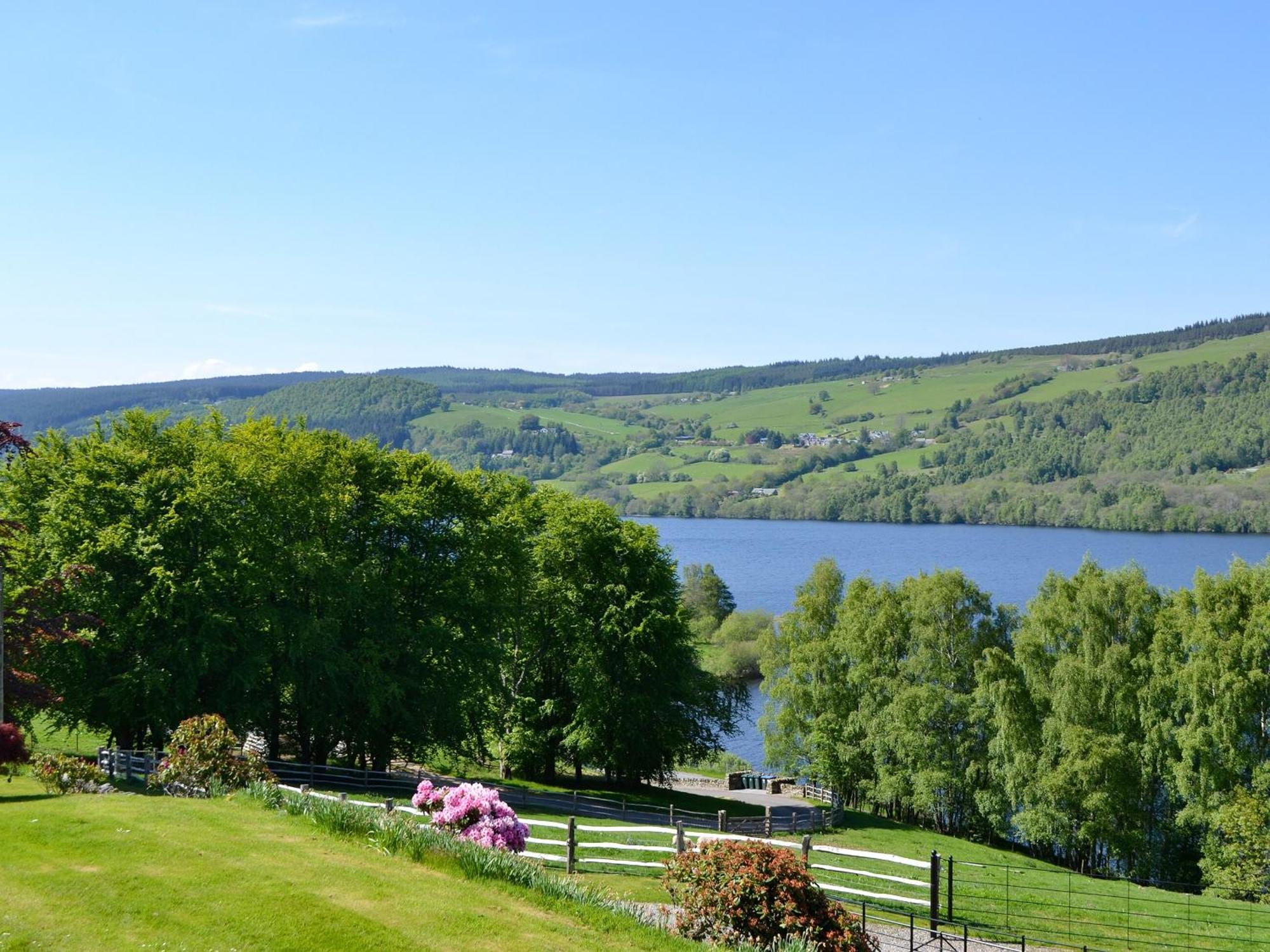 Tummel Cottage Foss Екстериор снимка